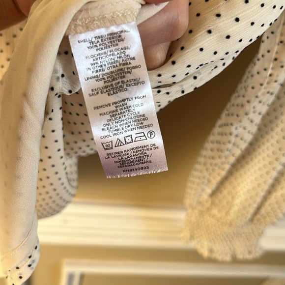 Beautiful top from Loft! - Picture 6 of 6